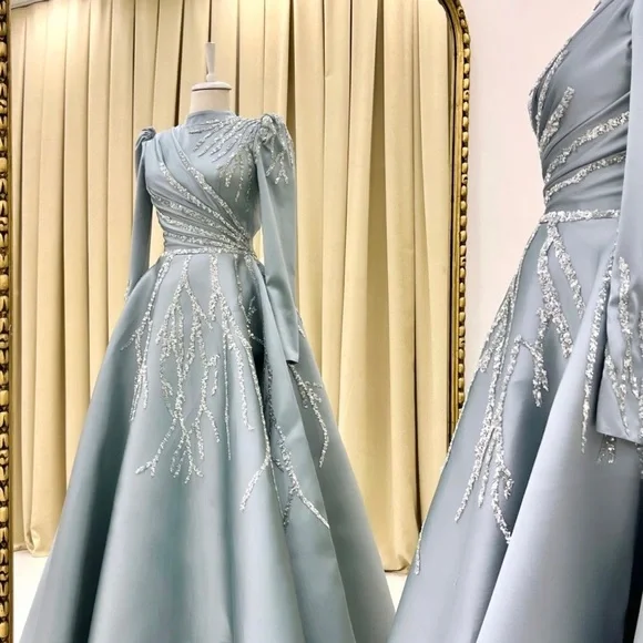 Long sleeve dress - Picture 3 of 4